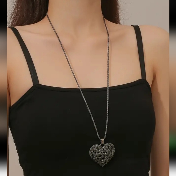 #19 Vintage Inspired Alloy Chain Hollow Heart Pendant Necklace W/Zirconia - Picture 5 of 5